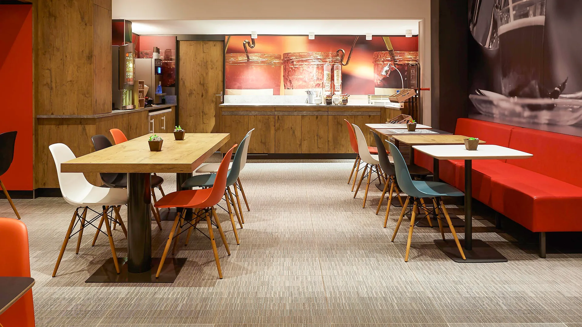 Ibis Canal Saint Martin Hotel 3*