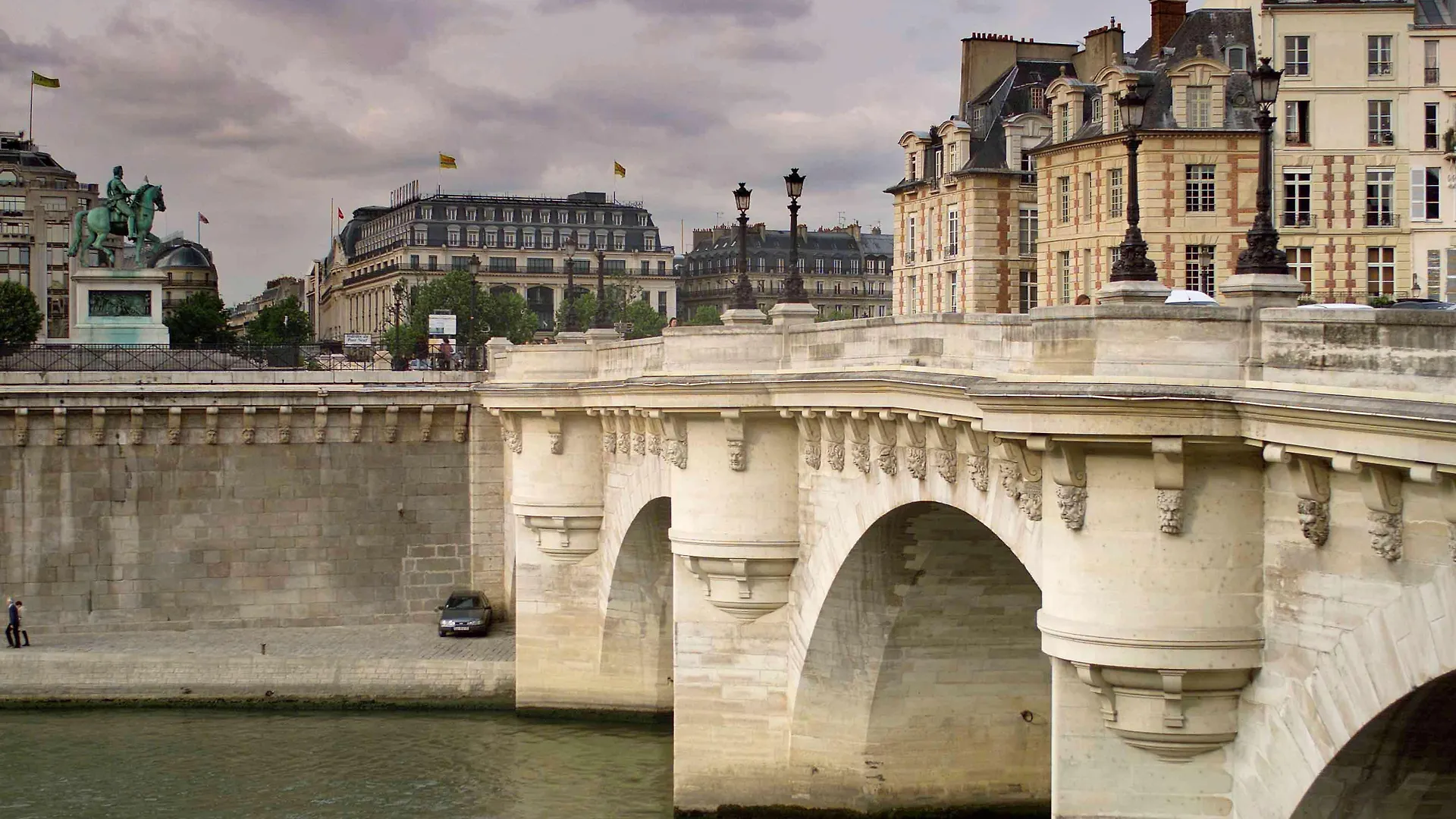 Ibis Canal Saint Martin Paris