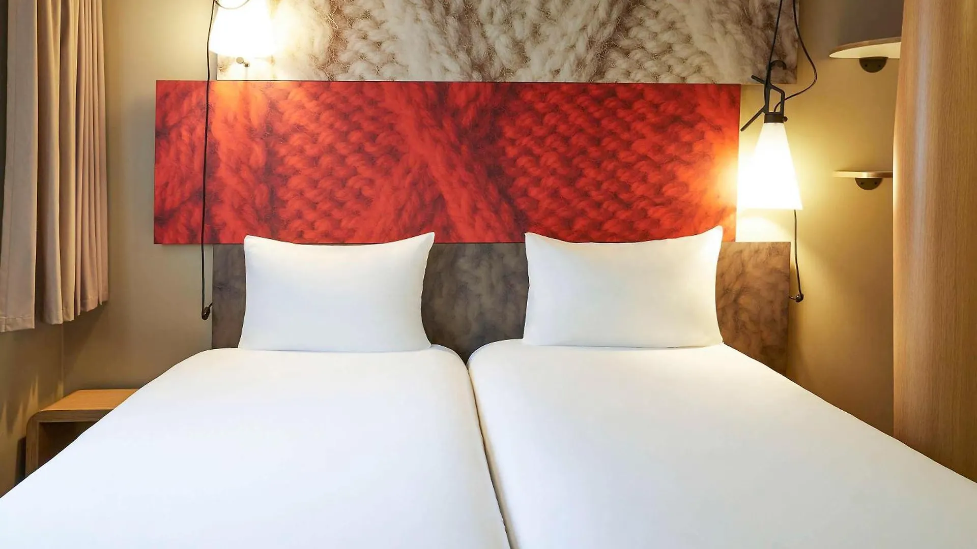 Hotel Ibis Canal Saint Martin 3*