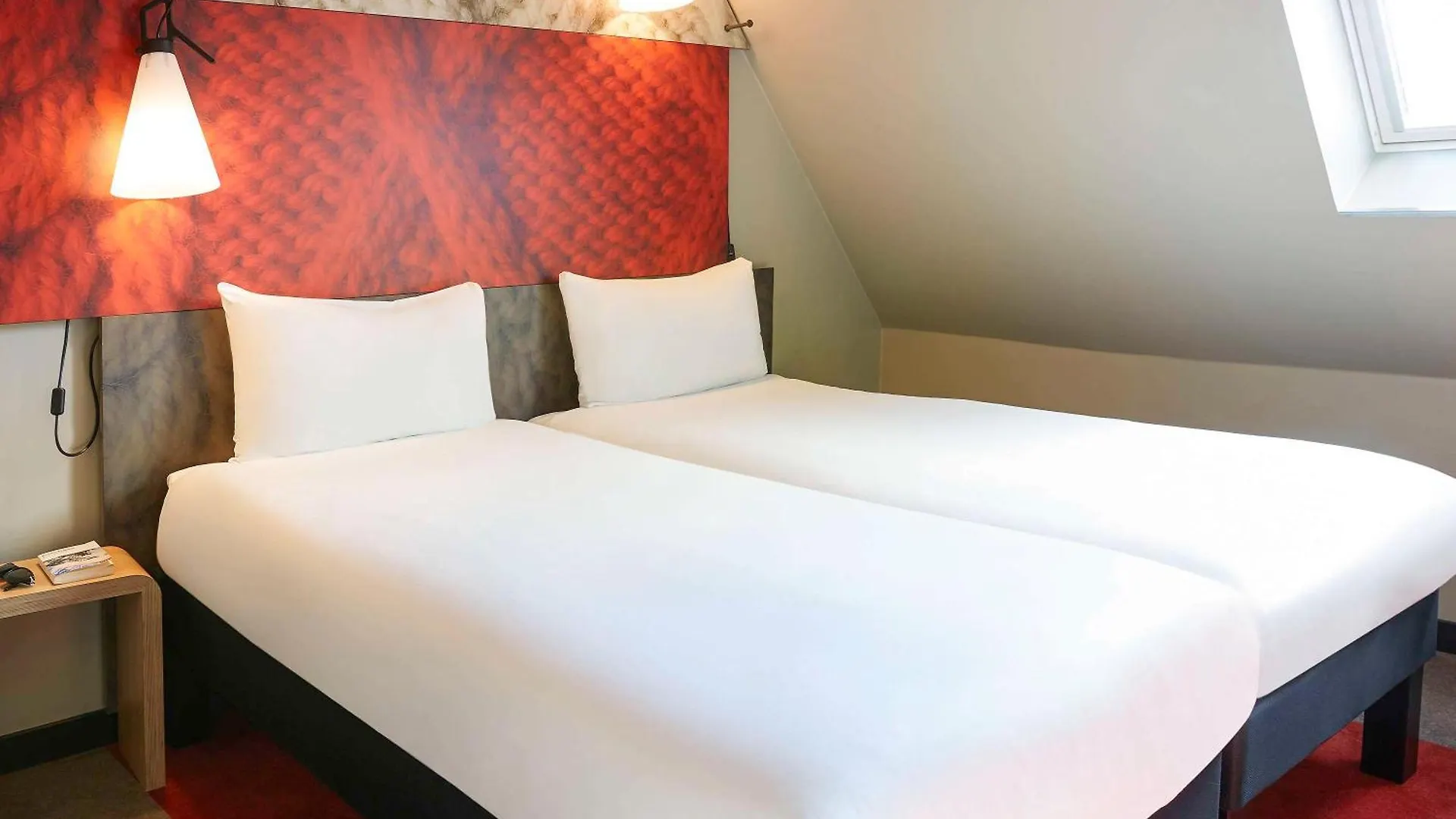 Hotel Ibis Canal Saint Martin 3*