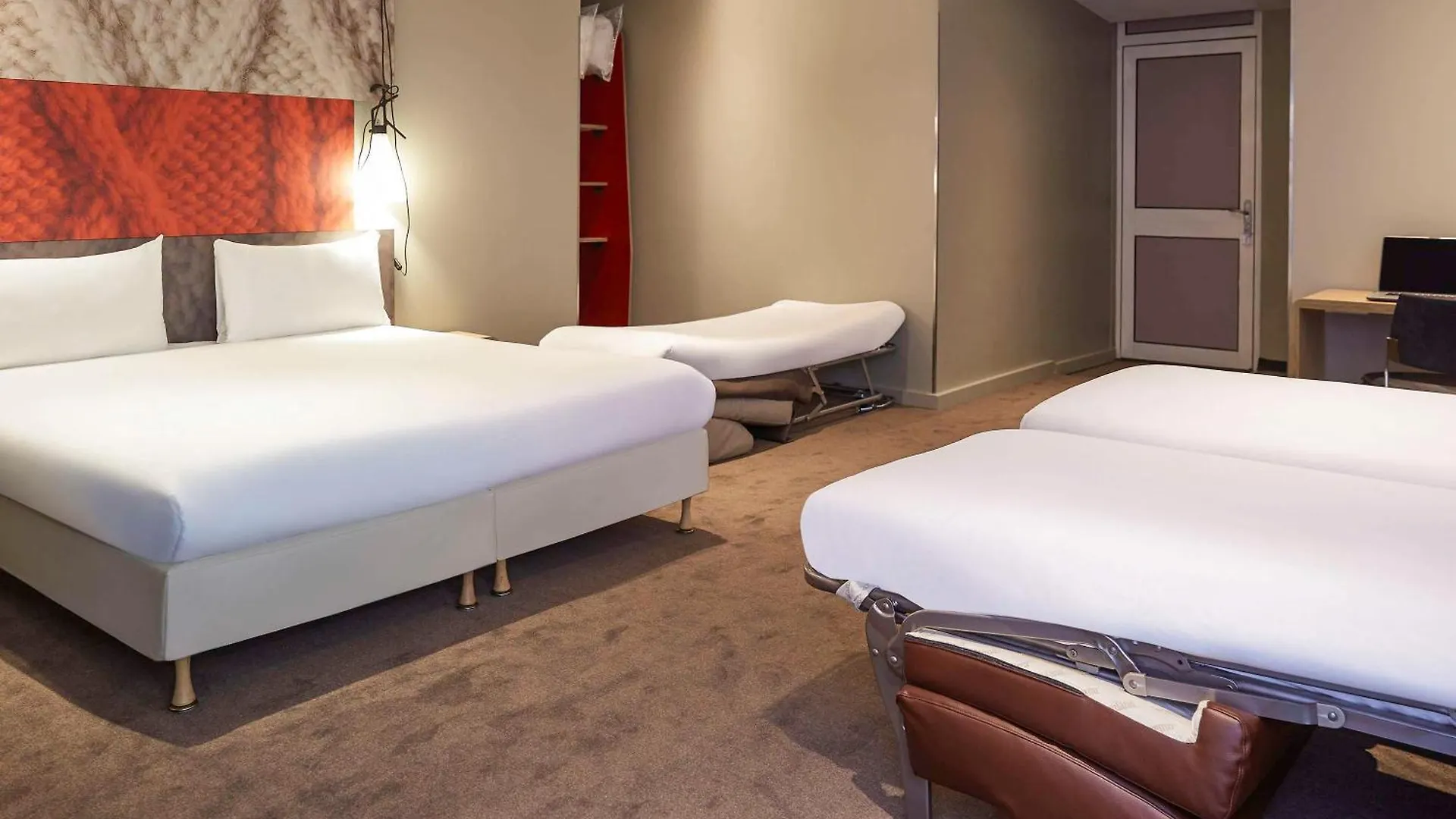 Ibis Canal Saint Martin Hotel 3*