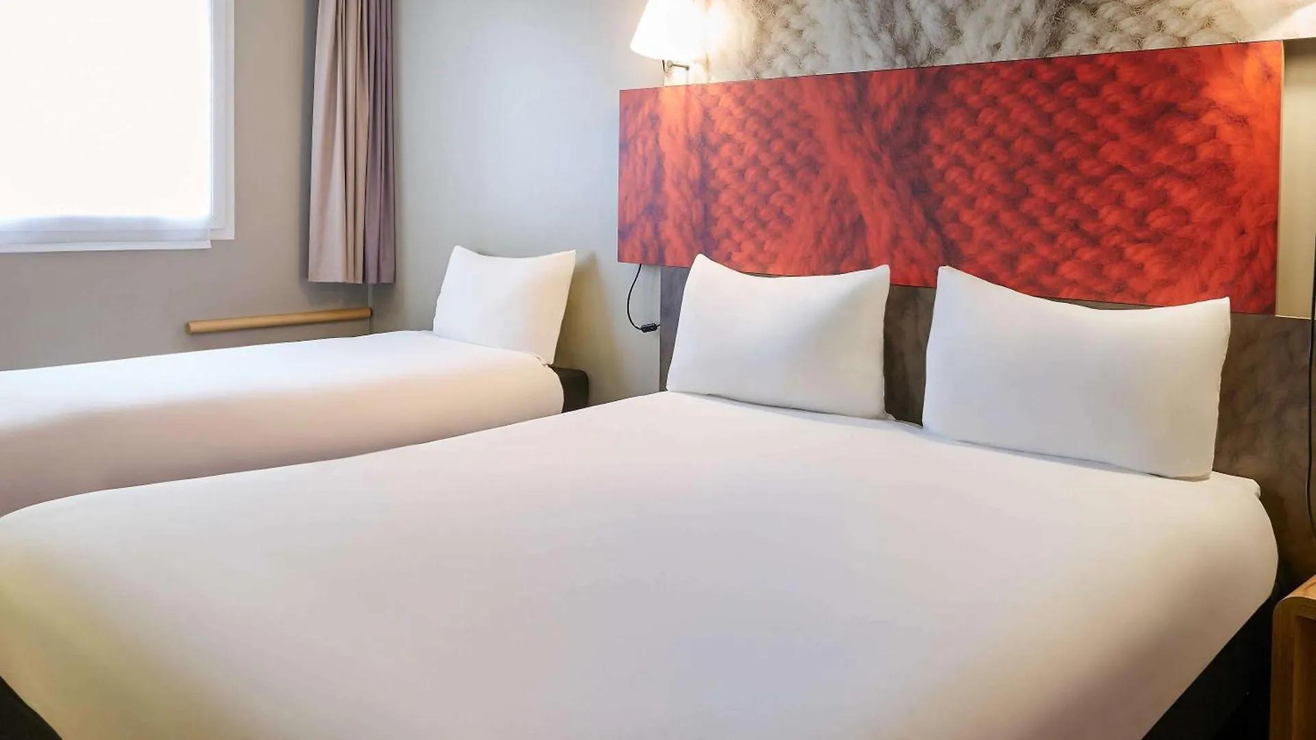 Ibis Canal Saint Martin 3*