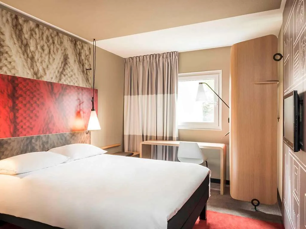 Ibis Canal Saint Martin פריז