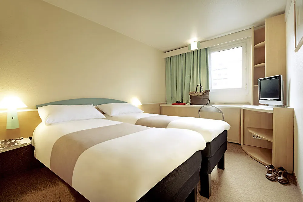 Ibis Canal Saint Martin פריז