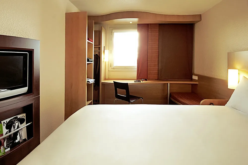 Ibis Canal Saint Martin פריז